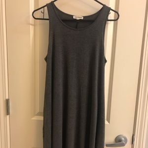 Sleeveless tunic dress with pockets!